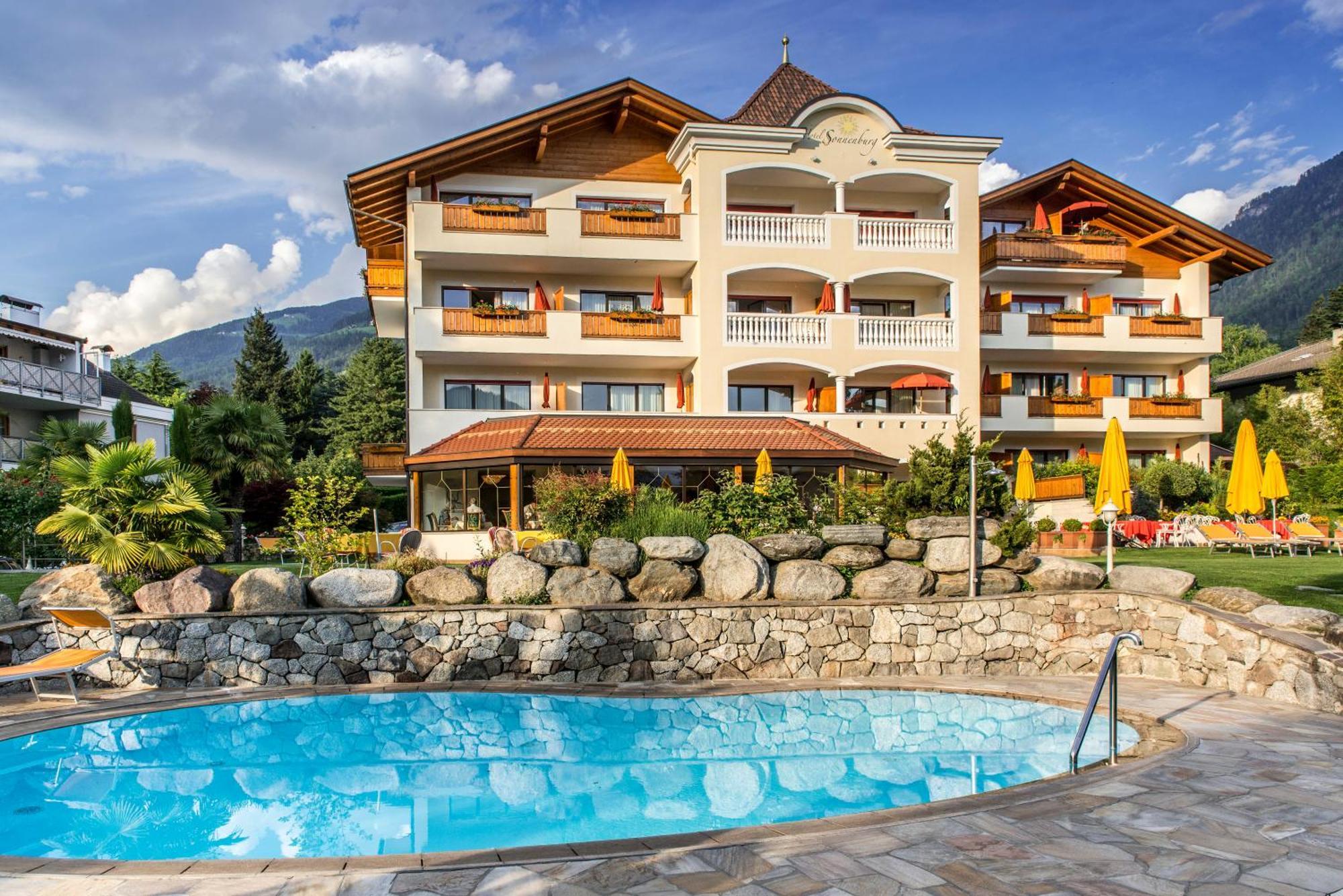 Hotel Sonnenburg Мерано Экстерьер фото