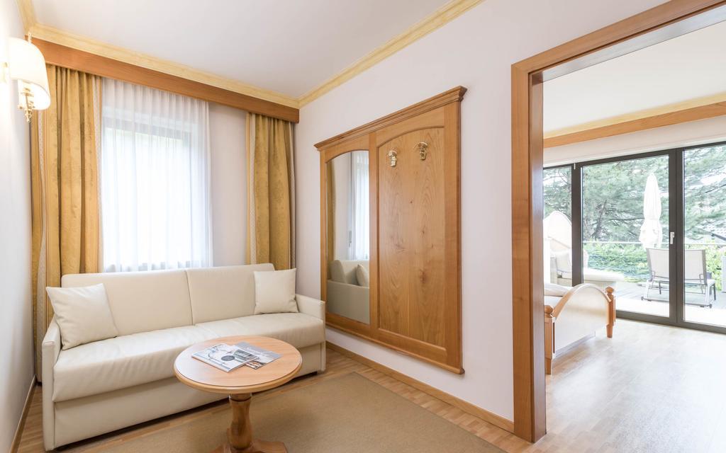 Hotel Sonnenburg Мерано Номер фото